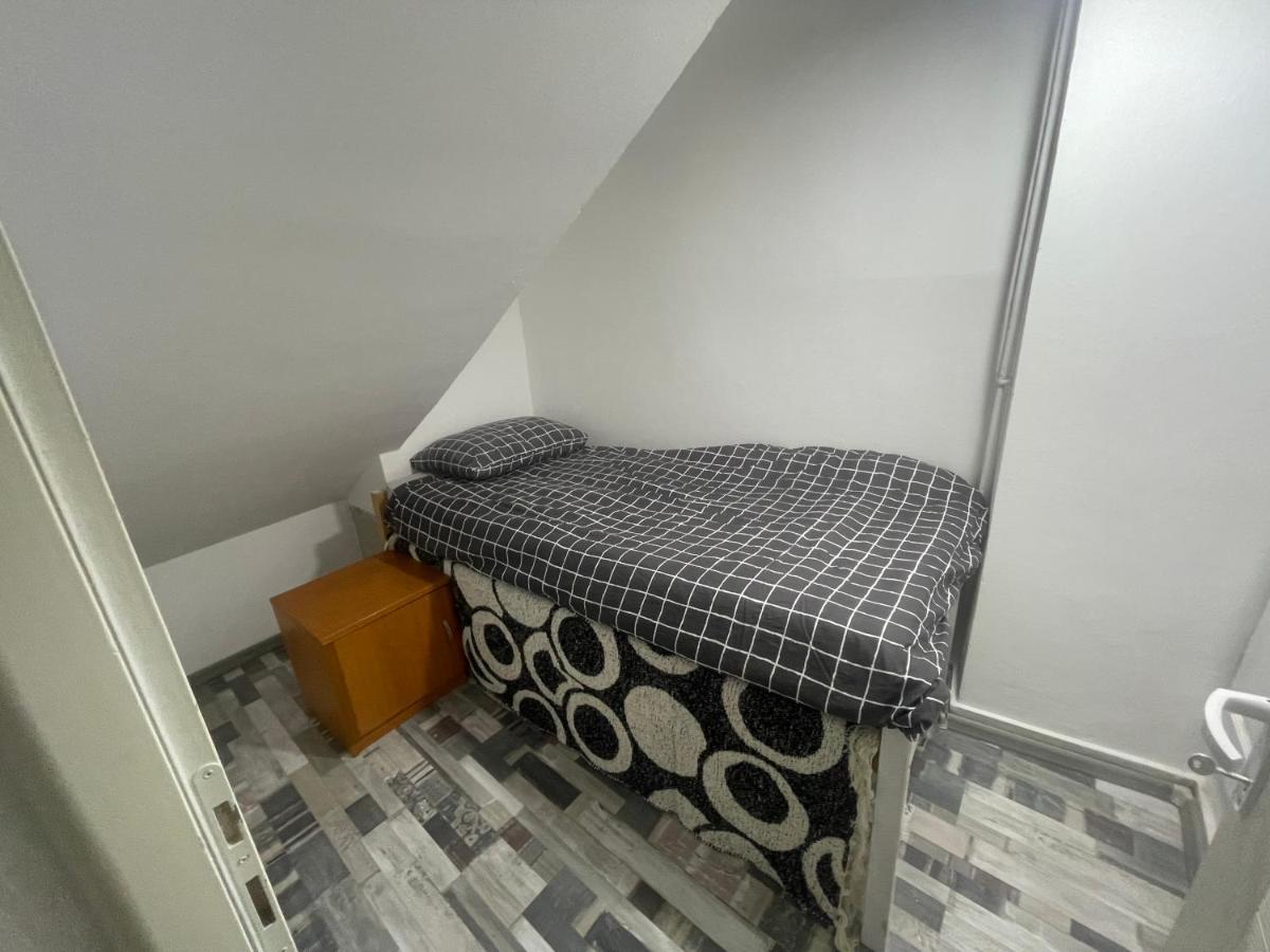 Apartman Duck Lägenhet Sarajevo Exteriör bild